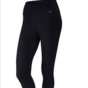 Black nike Capri leggings
